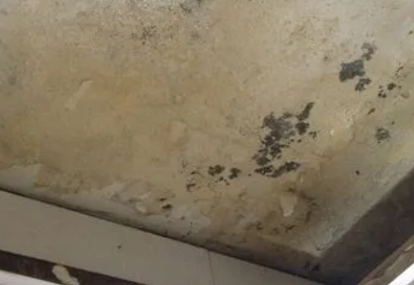 德钦阳台漏水维修公司分享下德钦卫生间渗水维修需要注意哪些问题。